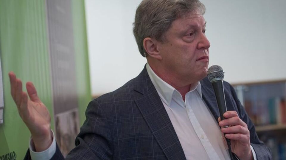 Григорий Явлинский: У китайцев своя повестка дня. Они проводят в зимних условиях маневры. Зачем?