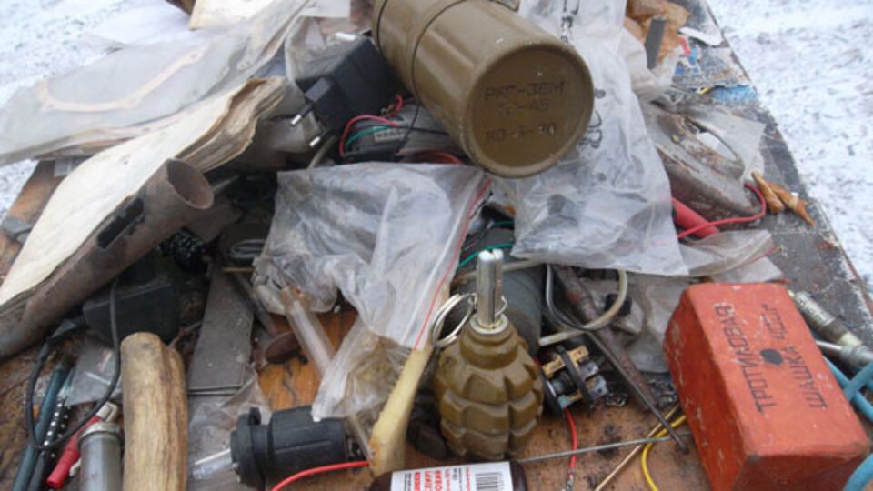 Среди находок полиции – шашка и гранаты