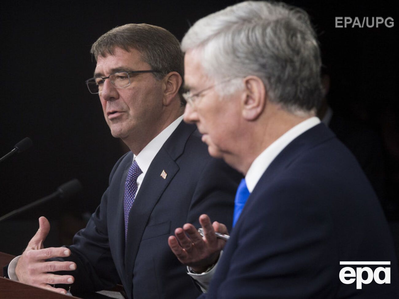 Министры обороны Великобритании и США дали совместный брифинг