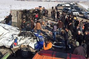 Грузовик смял автобус и перевернулся