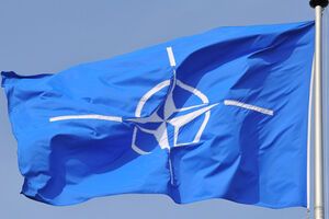 Чиновник НАТО: Россия известила о сокращении штата дипмиссии