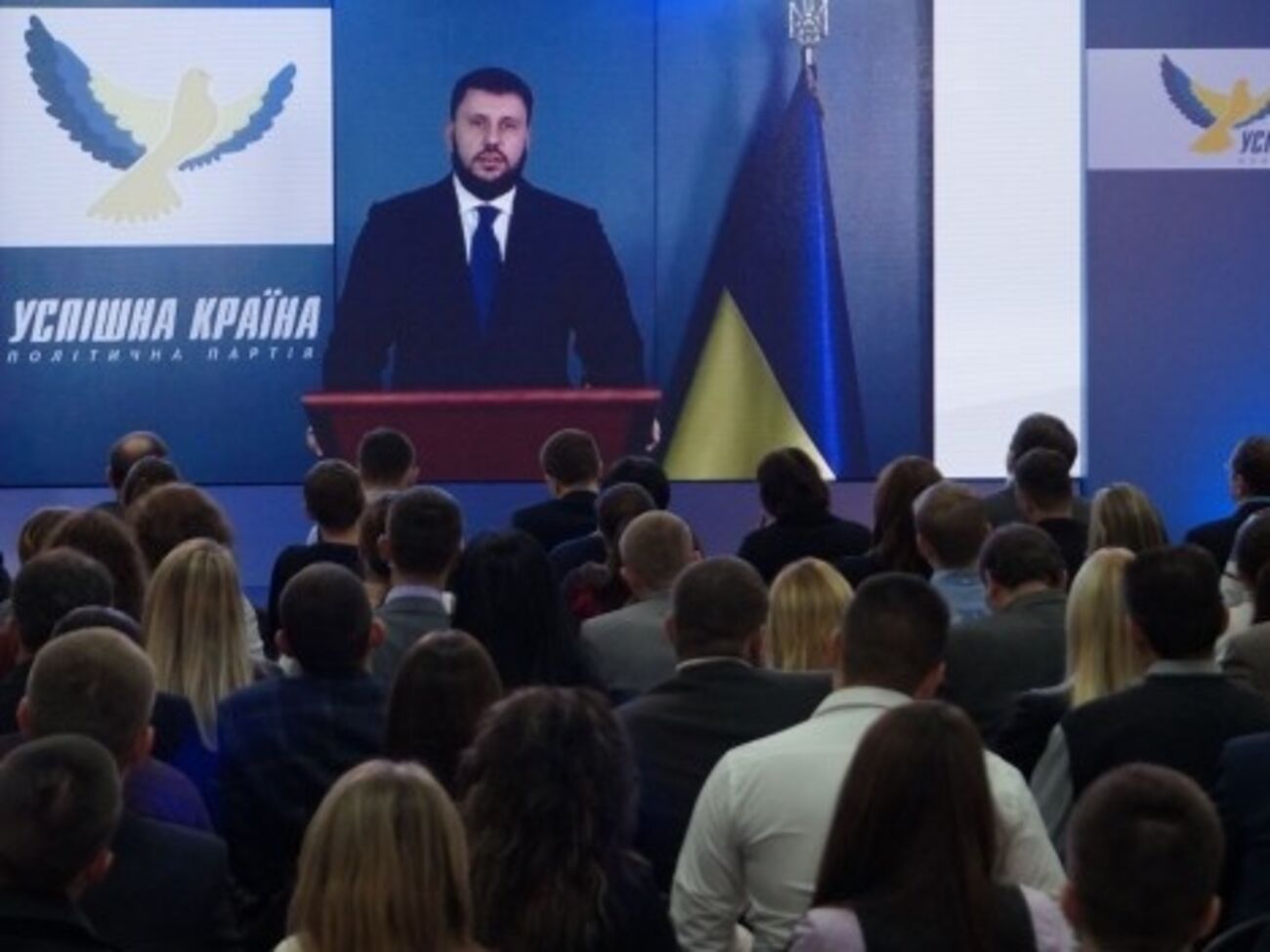 Александр Клименко: Мы летим в одном общем самолете под названием Украина. Но это не полет. Это – свободное падение