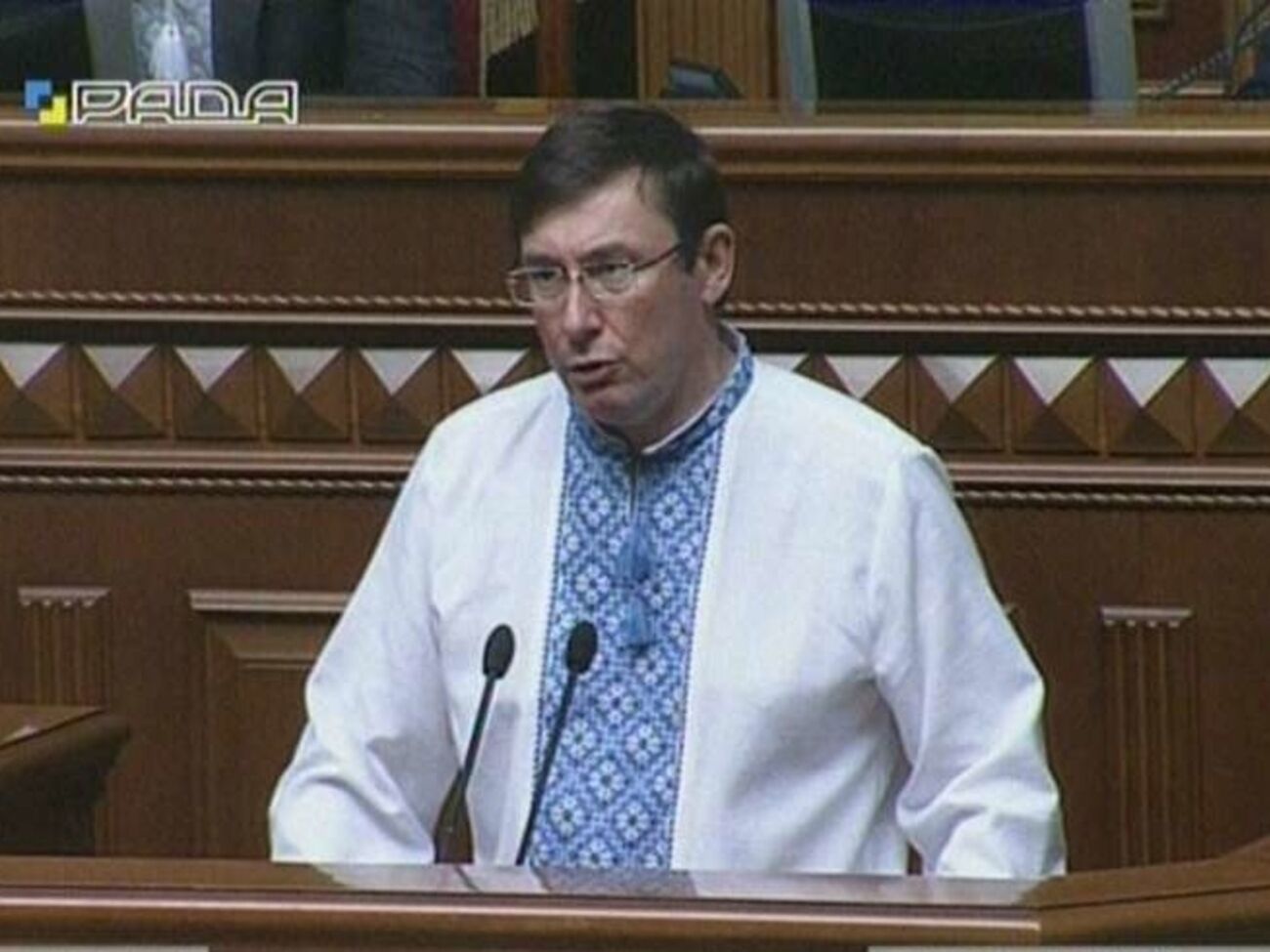 Луценко заявил, что отставка Яценюка не обсуждается