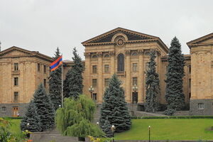Власть в Армении переходит от президента к Национальному собранию