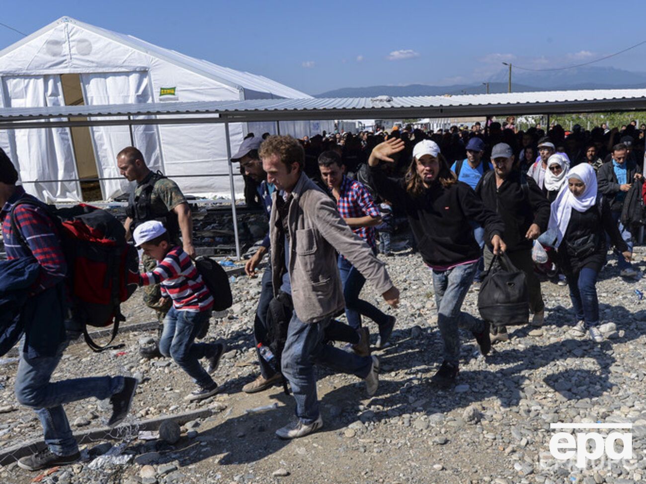 Латвия согласилась начать прием беженцев