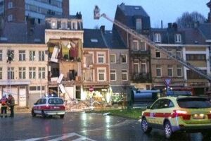 В Бельгии взрывом снесло фасад в жилом доме