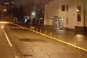 Стативко: Киев, Богомольца, 10. Проходная МВД Украины. Бессрочный митинг протеста