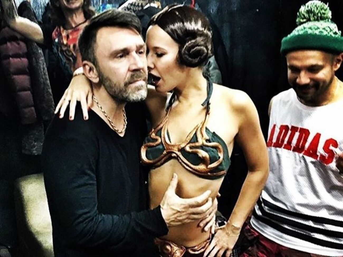 Полуголая Собчак обнималась со Шнуровым на вечеринке