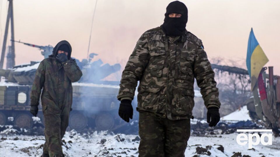 Обстрелы украинских позиций на Донбассе продолжается