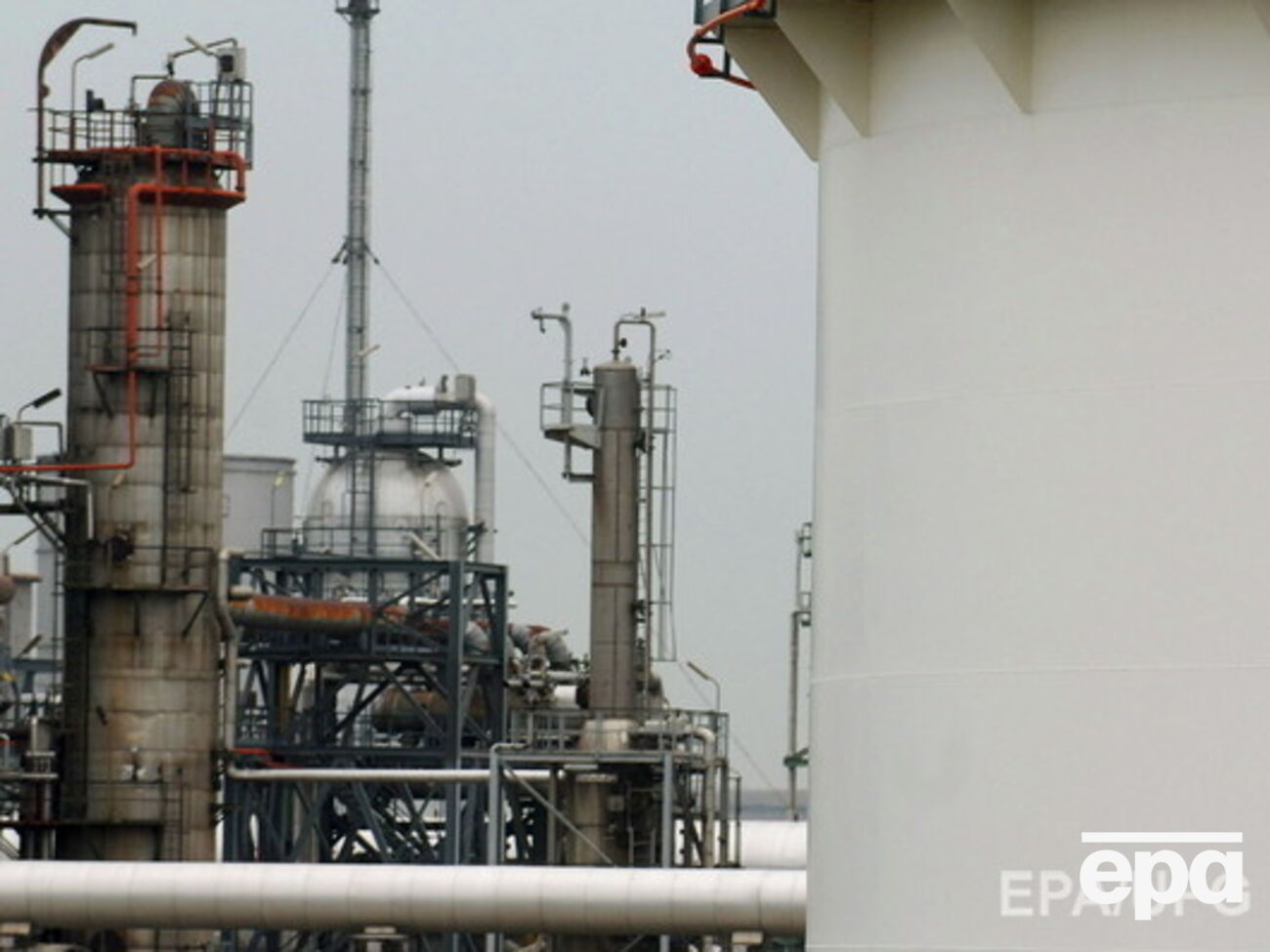 Иран готов и дальше обваливать цены на нефть