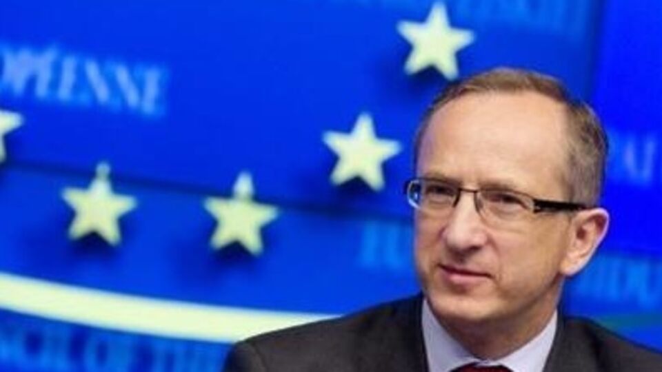 Томбинский призвал готовить проект новой Конституции