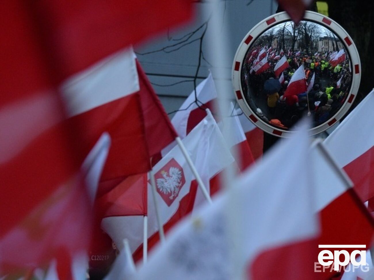 В Польше в субботу митинговали оппозиционеры, в воскресенье &ndash; сторонники власти
