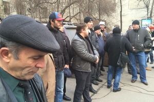 В Москве дальнобойщики пришли под администрацию Путина