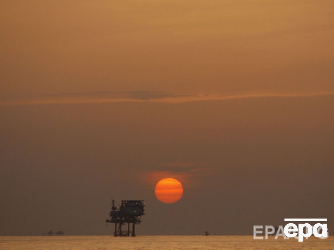 Нефть продолжает дешеветь