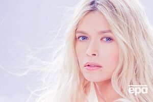 Брежнева: Отмечай друга, с которым любишь танцевать!