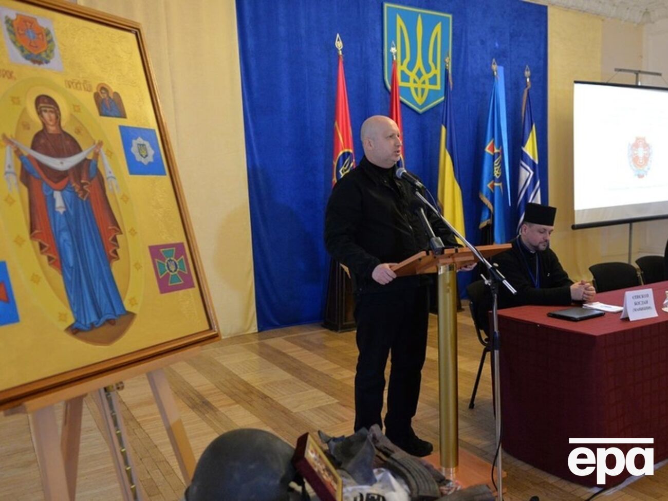 Турчинов: Мы понимаем Минские соглашения как полное освобождение украинской территории