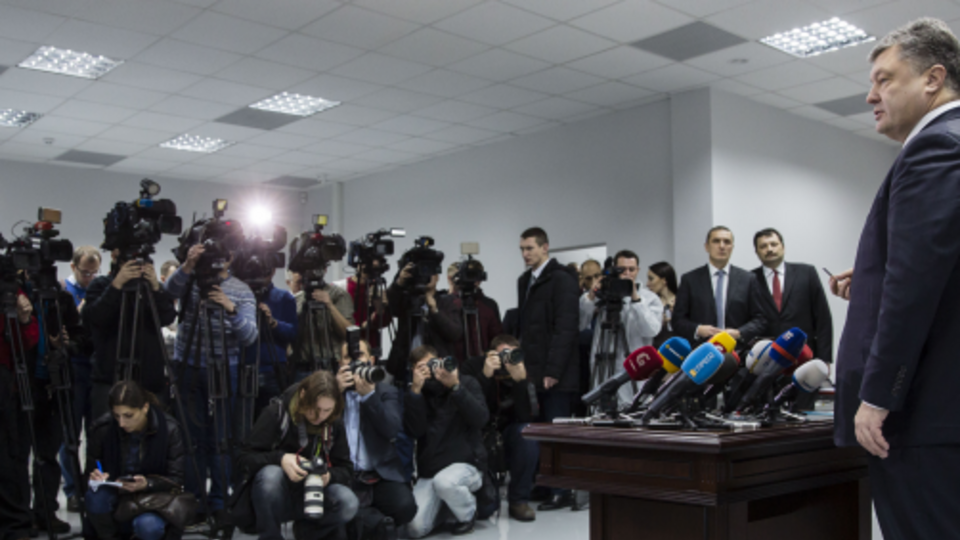 Порошенко: Я обратился к Кабинету Министров с предложением проработать поднятый в электронной петиции вопрос с учетом мирового опыта