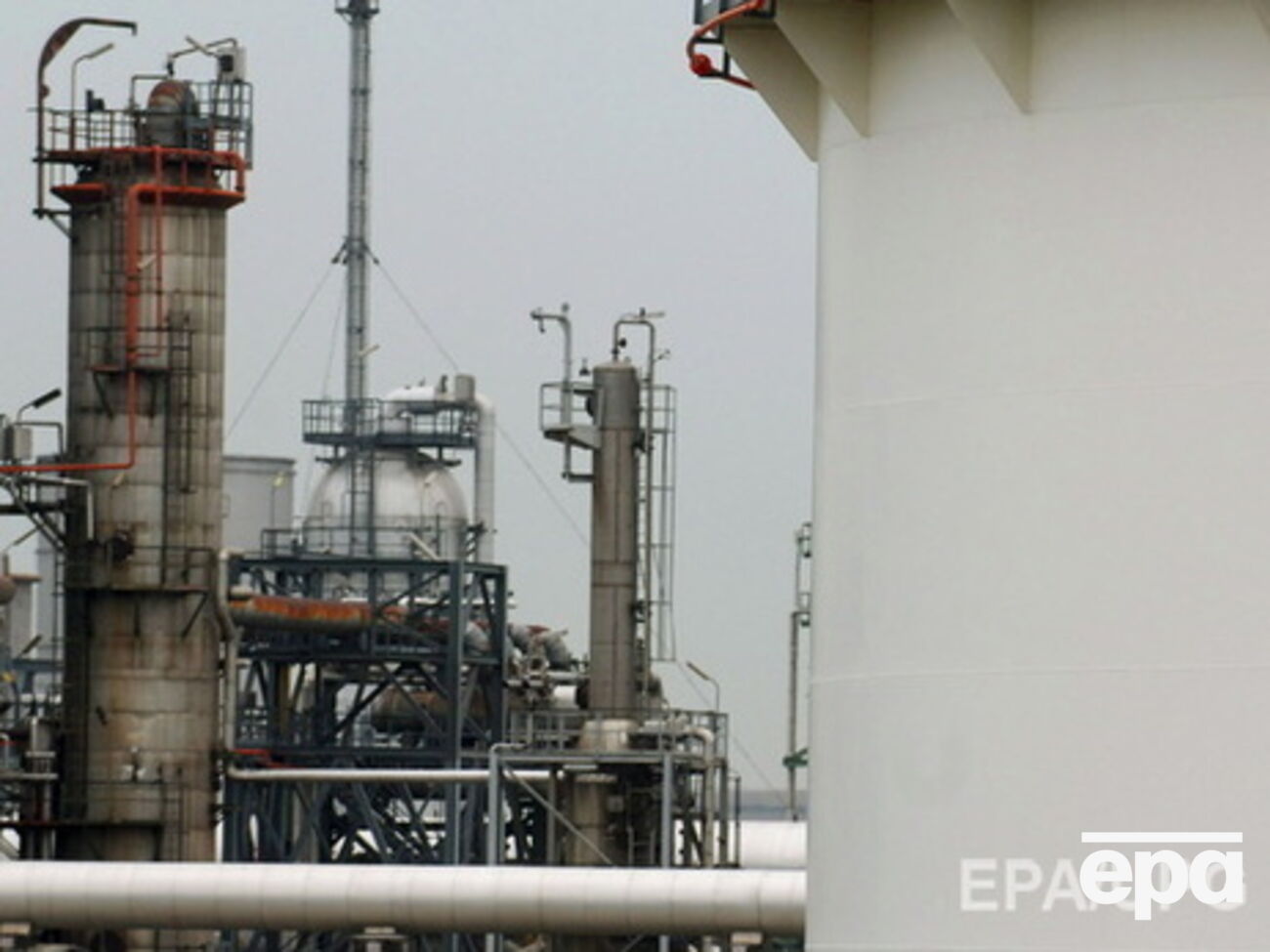 Стоимость самых дешевых сортов нефти опустилась почти до уровня в $20 за баррель