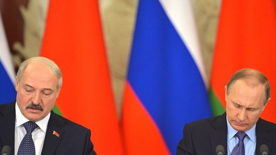 Лукашенко и Путин подписывают совместное заявление