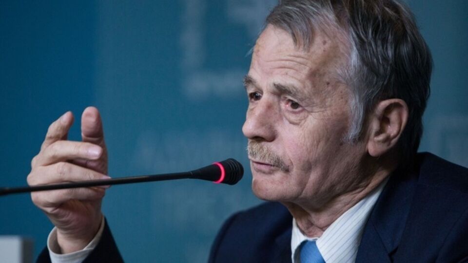 Крым покинули 35 тыс. человек, сообщил Мустафа Джемилев