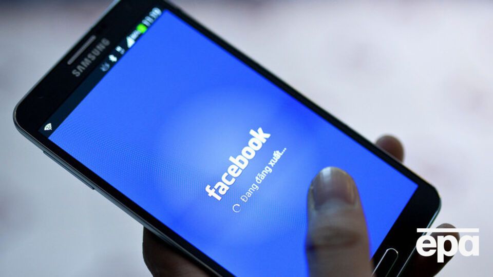 Европа намерена запретить подросткам пользоваться соцсетями без разрешения родителей