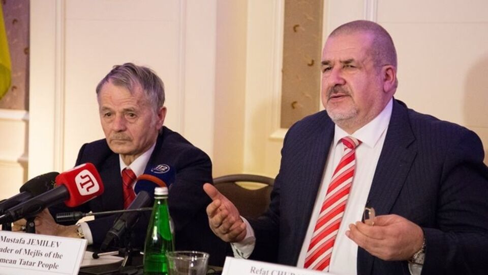 Уполномоченный президента Украины по делам крымских татар Мустафа Джемилев и лидер Меджлиса крымскотатарского народа Рефат Чубаров