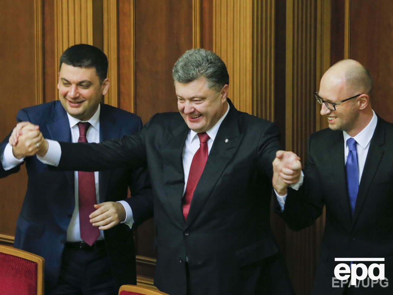 Президент Украины Петр Порошенко, премьер-министр Арсений Яценюк и спикер Владимир Гройсман выпустили совместное заявление, в котором призвали к единству