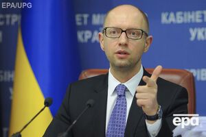 Официальное эмбарго на поставки в Крым начнется через месяц, сообщил Яценюк
