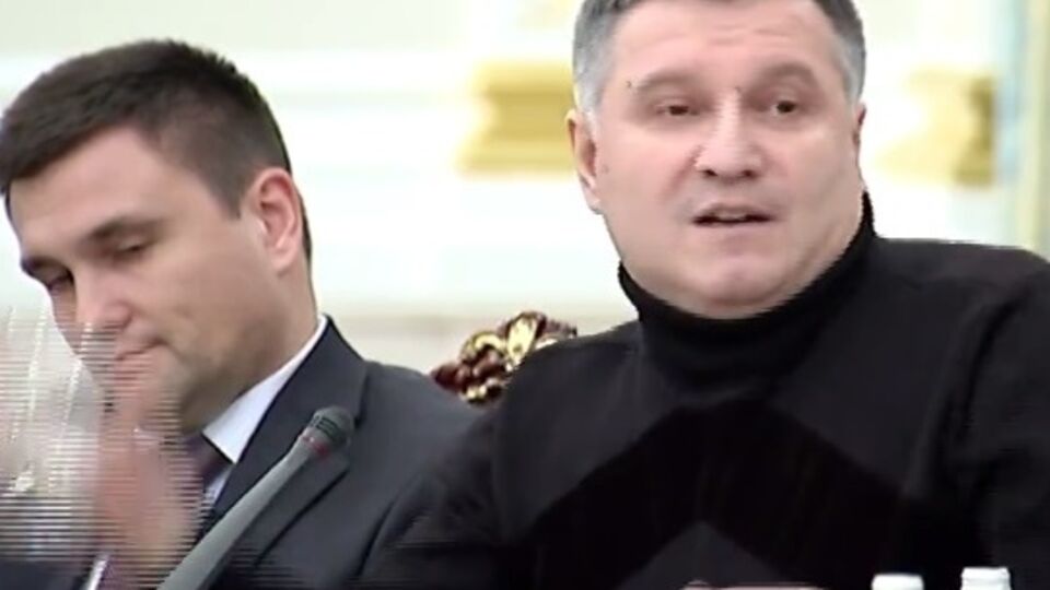 Аваков передразнил манеру речи Саакашвили, велел ему "закрыть рот" и обругал матом