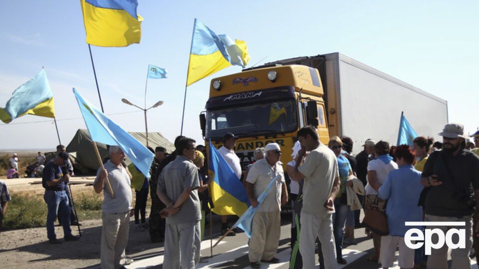 Как сообщал Яценюк, решение вступит в силу через 30 дней