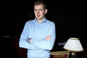 В декларации Ложкина за 2013 год не указаны акции компании "Интегрити", на которую заходили деньги Курченко за продажу UMH, заявил Лещенко