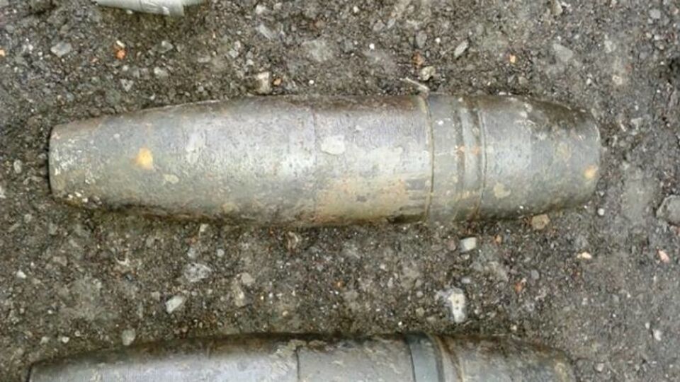 Боевики тренируются стрелять из различных типов вооружений