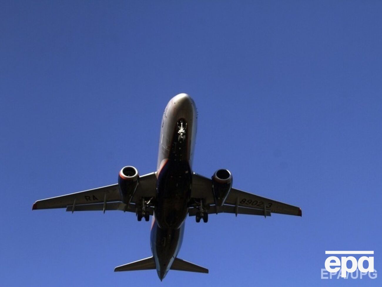 Лайнер вернулся в аэропорт из-за технических неполадок