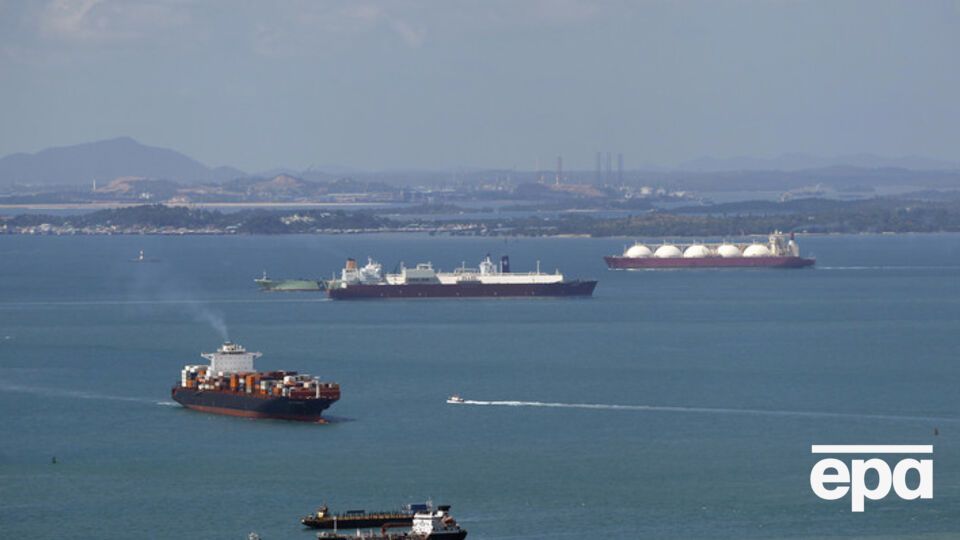 Шестеро моряков, в том числе двое украинцев, пропали без вести из-за столкновения судов в Сингапурском проливе