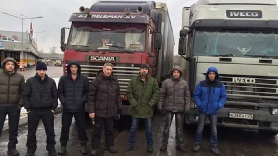 Российские дальнобойщики продолжат протестовать против введения системы "Платон"