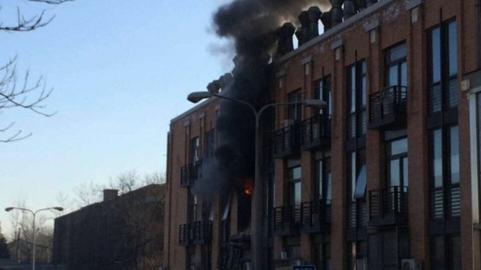 Причиной пожара в химлаборатории пекинского университета стал взрыв