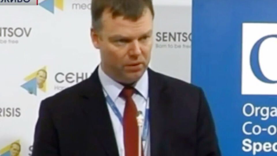 Хуг: Артиллерия не отведена от линии разграничения полностью