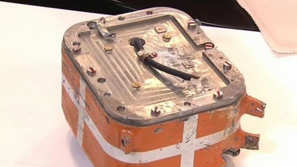 Вскрытие "черного ящика" сбитого российского Су-24 показали в прямом эфире