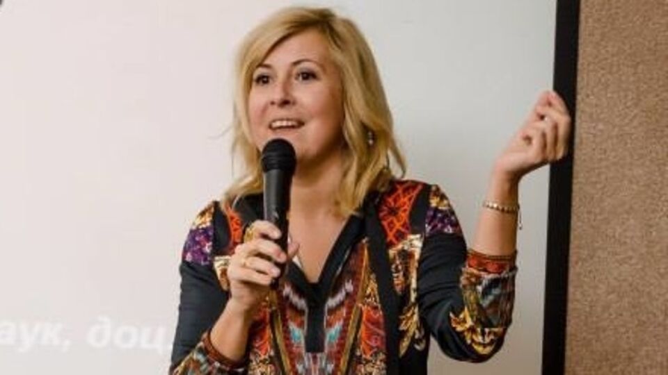 Елена Деревянко: Далеко не все политики могут так сформулировать предложение, чтобы избежать двойственной трактовки