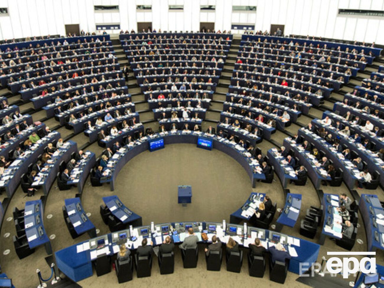 Европарламент продлил санкции против РФ