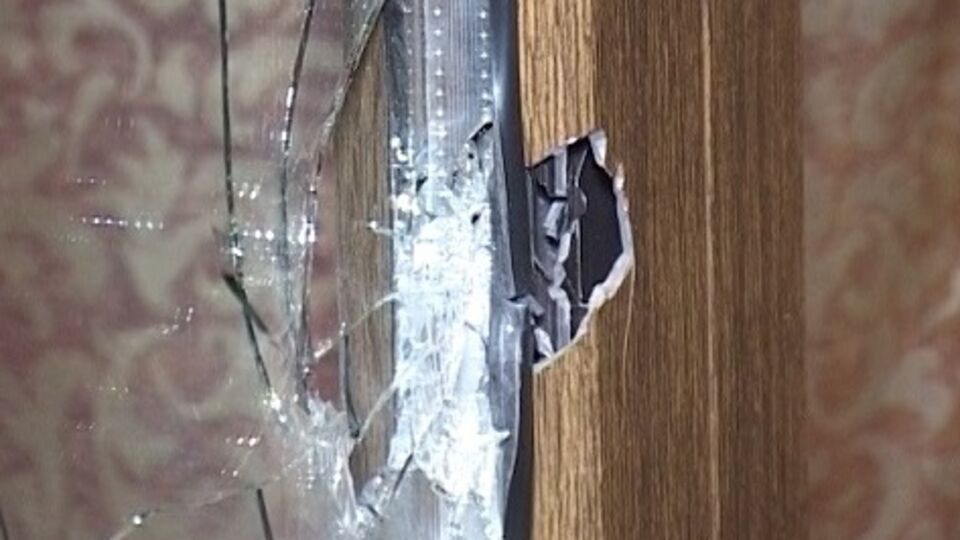 У одного из задержанных полицейские изъяли пистолет с патронами.