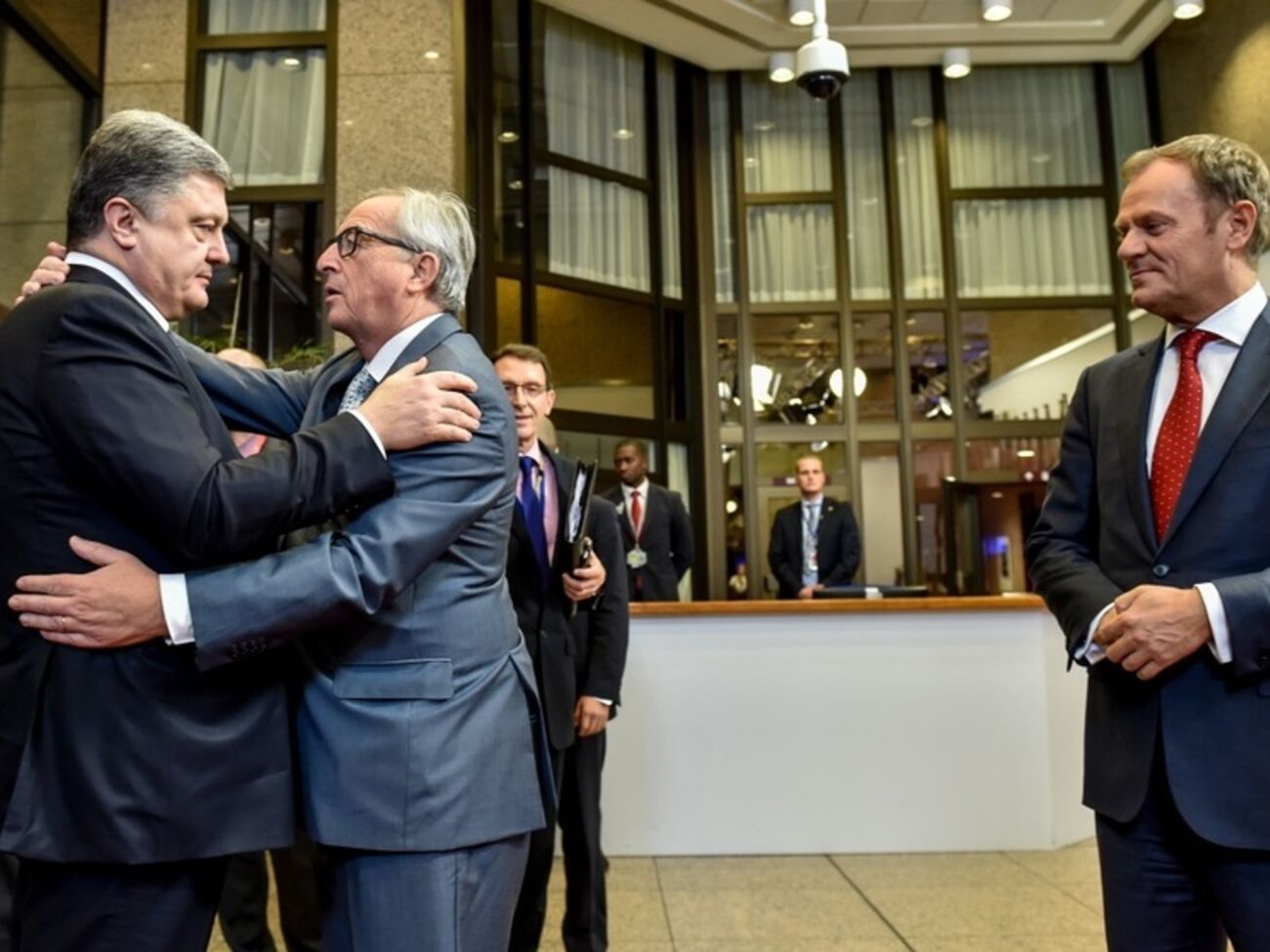 Порошенко назвал переговоры в Брюсселе очень непростыми