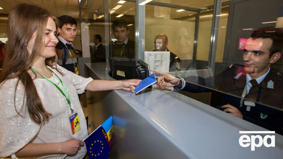 В случае с Молдовой между принятием решения о безвизовом въезде и его вступлением в силу прошло полтора месяца