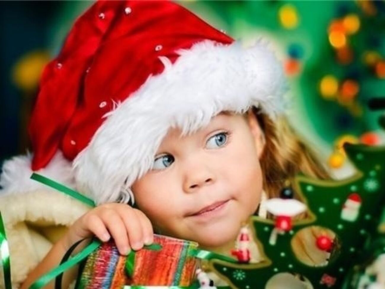 В Украине подарки в День Святого Николая дети находят под подушкой