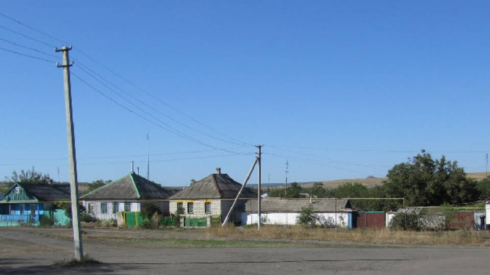 По данным ОБСЕ, в Новоалександровке 12 женщин и мужчин в возрасте от 20-ти до 70-ти лет в течение 18 месяцев жили без света, газа и поставок угля