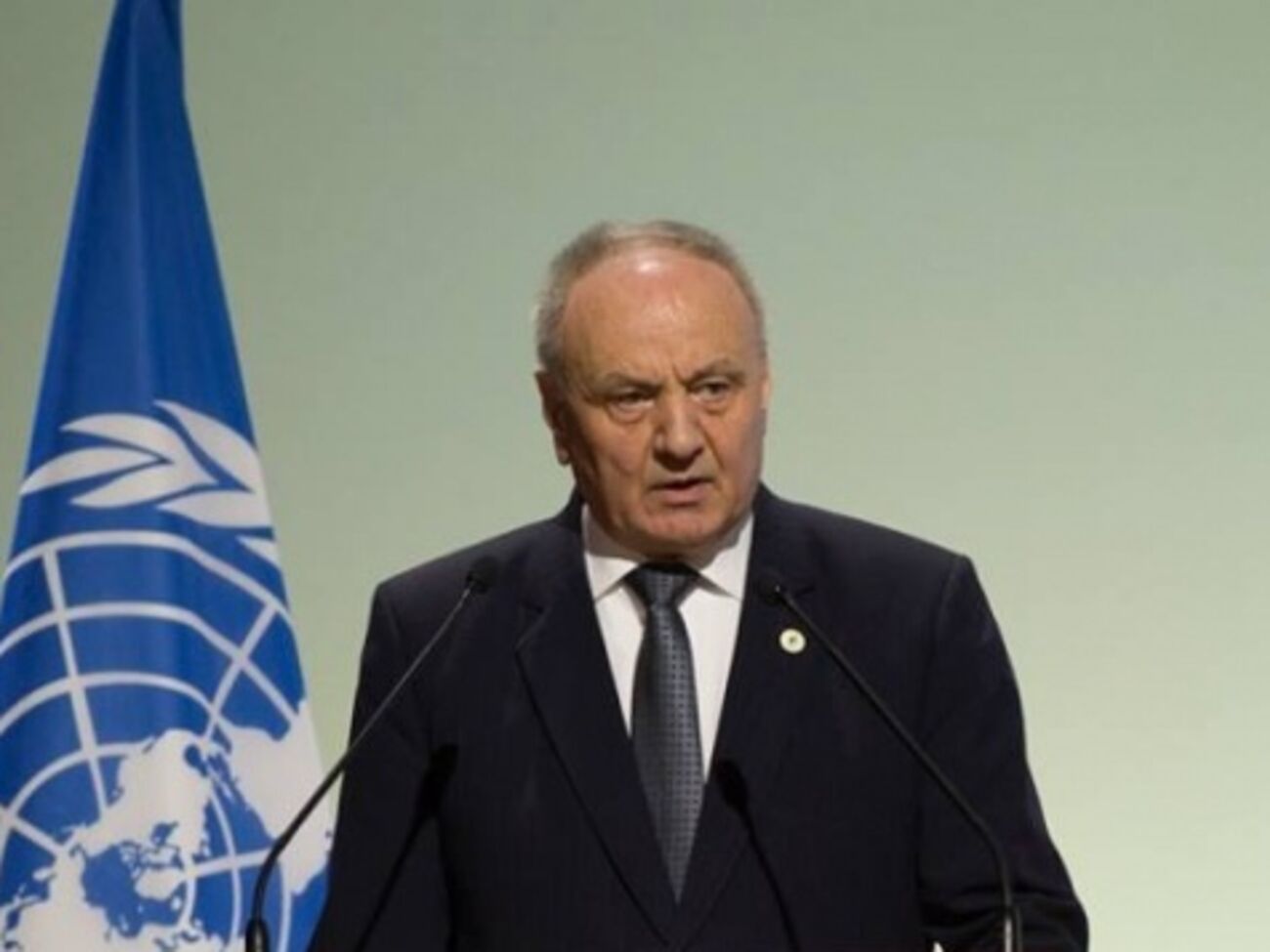 Президент Молдовы Тимофти дал парламентским фракциям время до понедельника