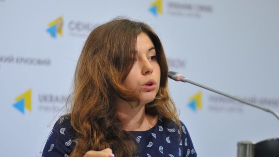 По словам аналитика, кроме обязательных, все граждане Украины должны иметь документы, подтверждающие их выезд с территории ЕС