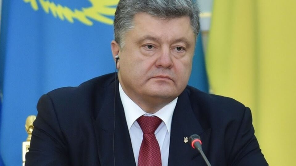 Порошенко помиловал 12 человек