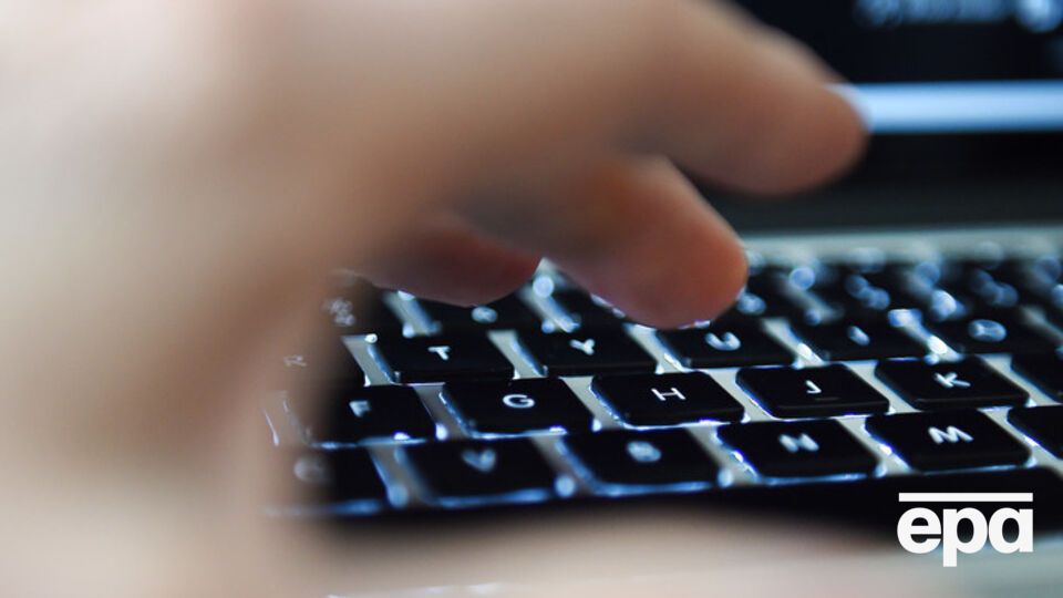 Спецслужбам приходится отвечать на обвинения в шпионаже