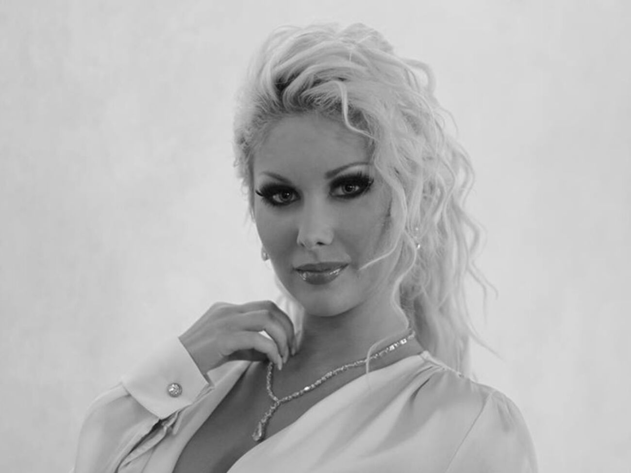 Бужинская стала единственной певицей, получившей в 2015 году звание народной артистки Украины